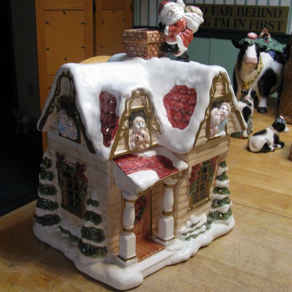 Fitz and Floyd Santa on the rooftop cookie jar - Picture 4 of 8